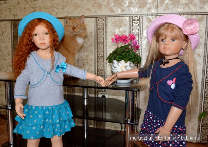 Поселились у меня две подружки