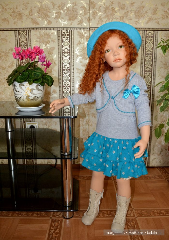 Поселились у меня две подружки