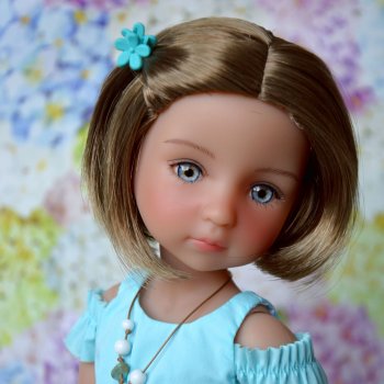 Марина с глазами небесного цвета