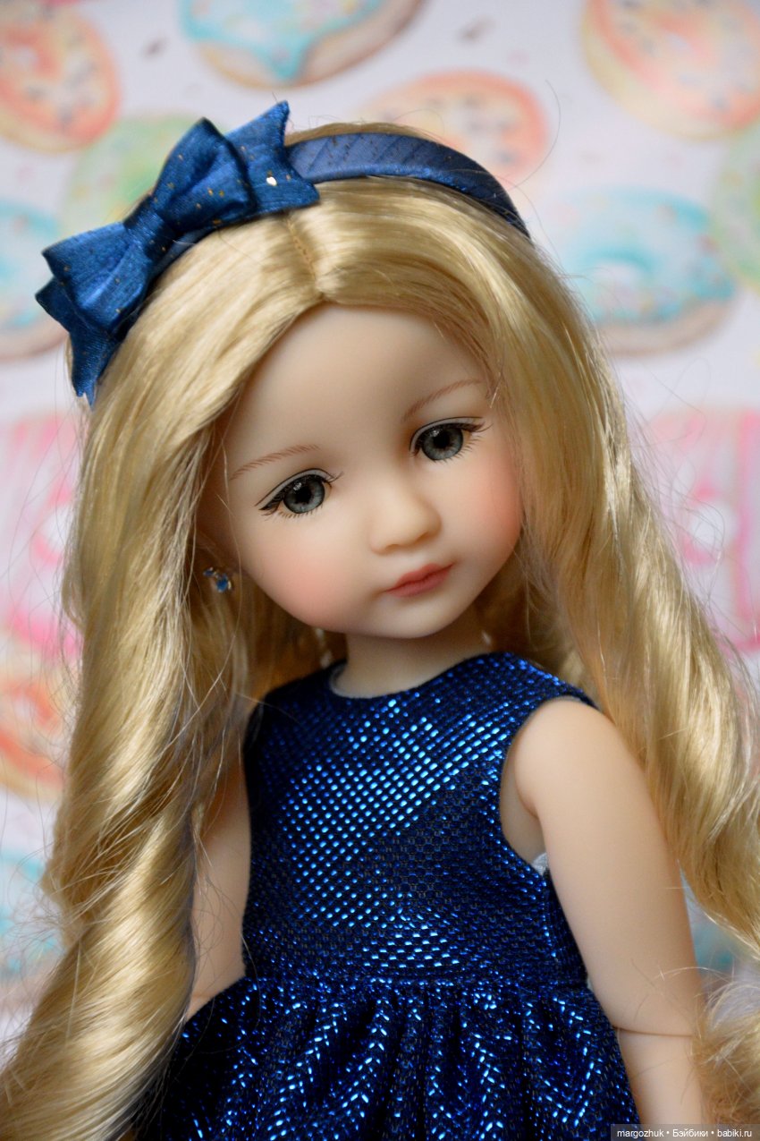 Вероника - девочка с голубыми волосами (фото 7)