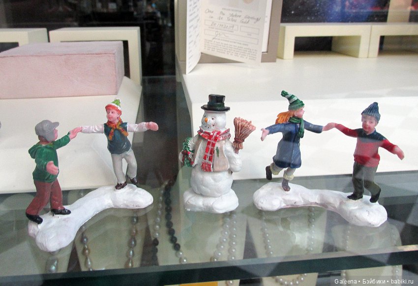 Сити-Луп и ёлки — Куклы Маша и Медведь (Simba): Маша в кармашке