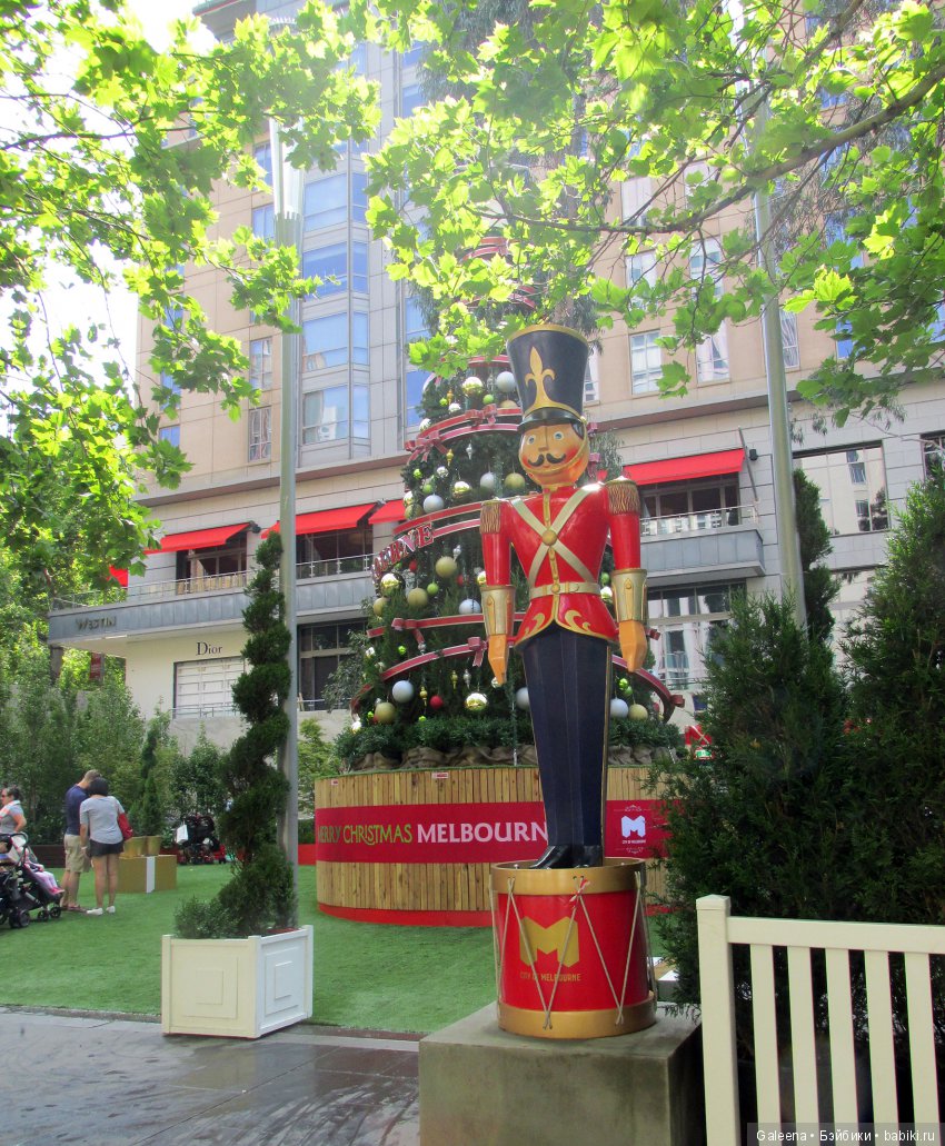 Сити-Луп и ёлки — Куклы Маша и Медведь (Simba): Маша в кармашке