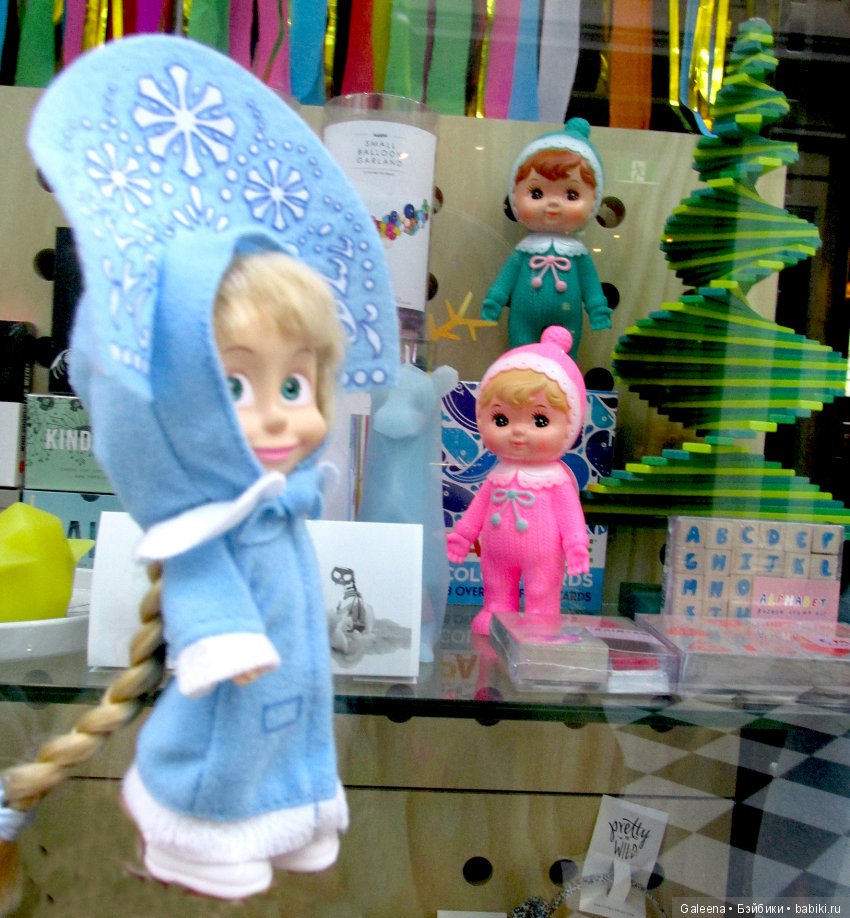 Сити-Луп и ёлки — Куклы Маша и Медведь (Simba): Маша в кармашке