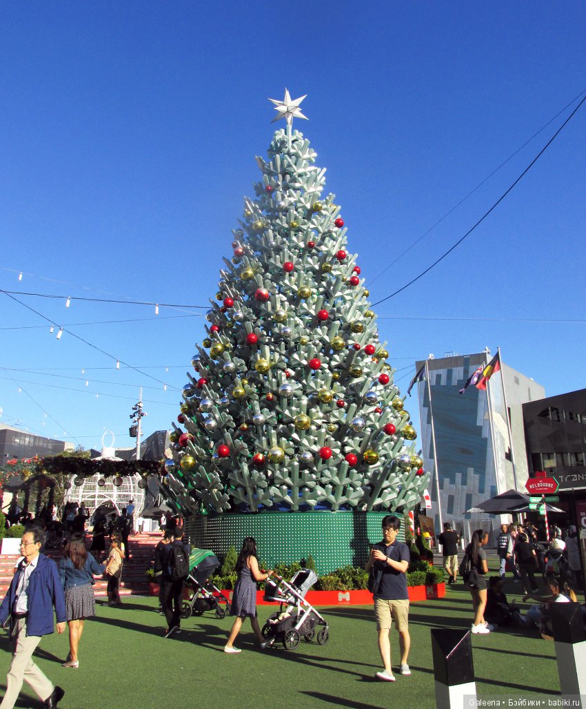 Сити-Луп и ёлки — Куклы Маша и Медведь (Simba): Маша в кармашке