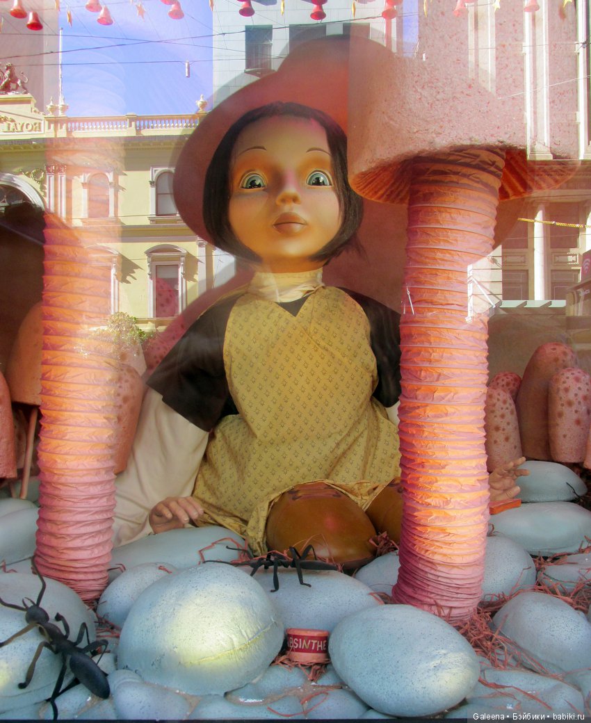 Австралия в январе: Рождественские витрины у «Майера»