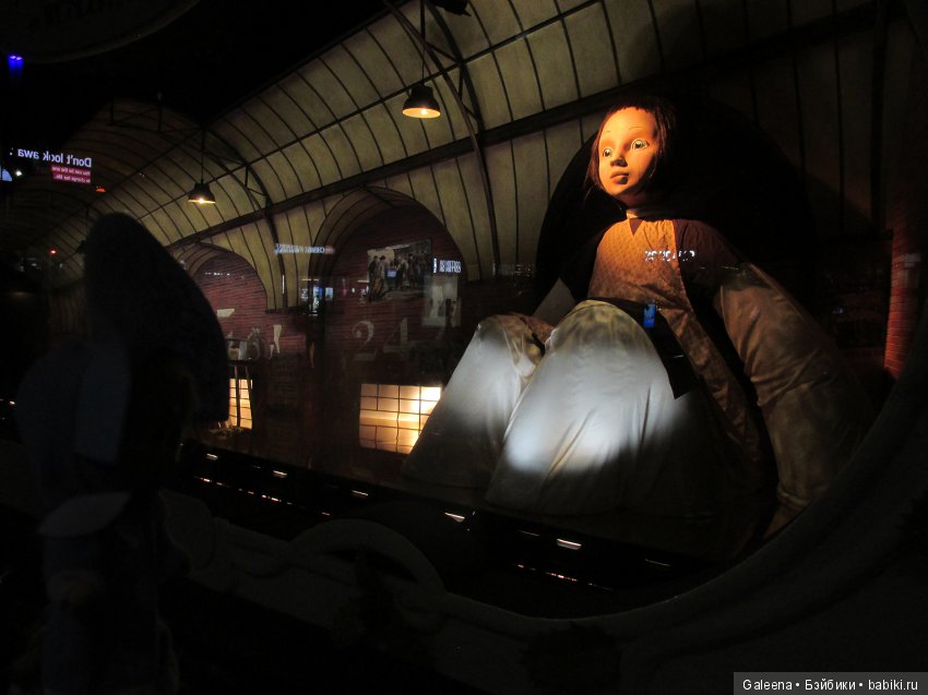 Австралия в январе: Рождественские витрины у «Майера»