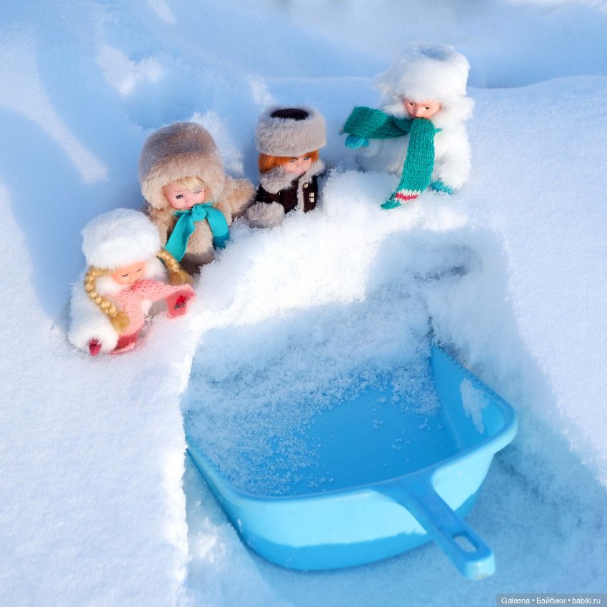 Пока зима от нас ещё не убежала