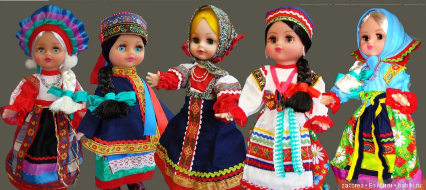 Современные фабричные куклы в русском национальном костюме