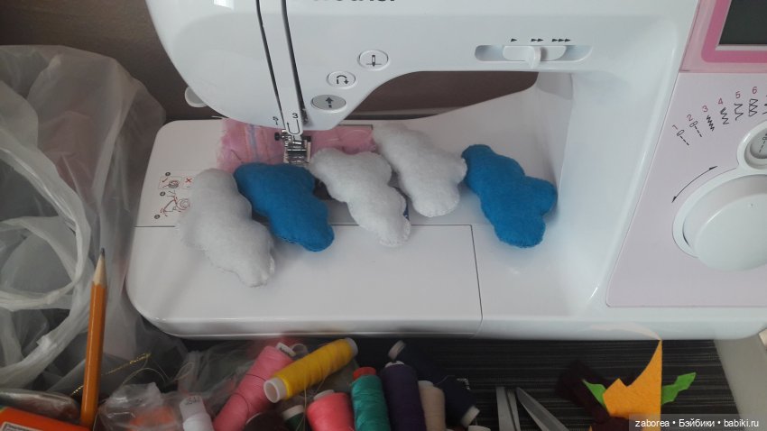 Игрушки из фетра для детского мобиля