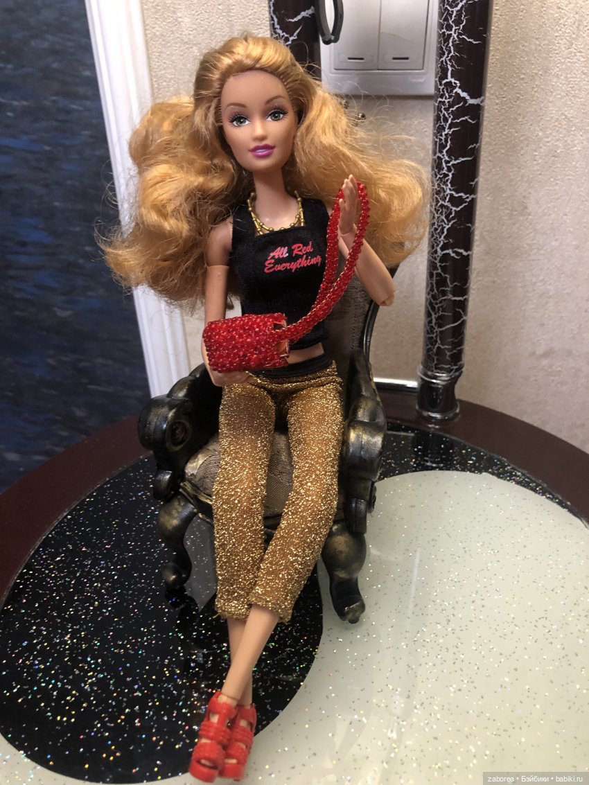 Сумочка из бисера для барби