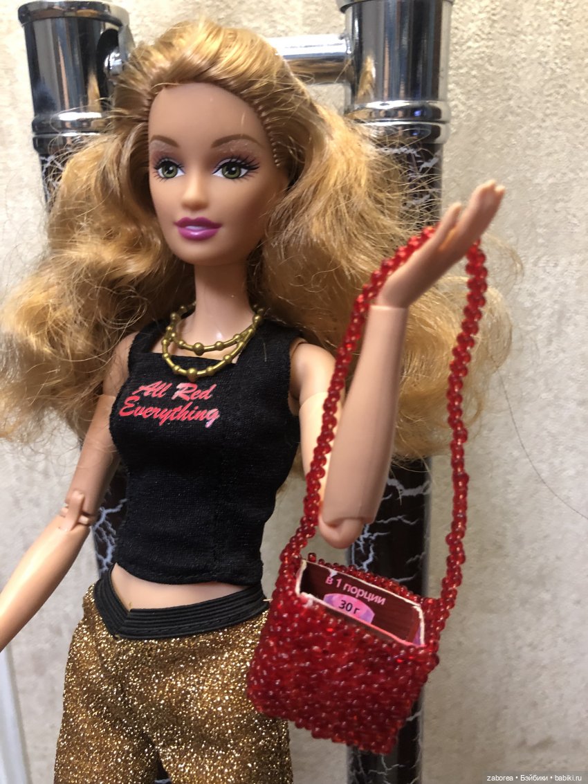 Сумочка из бисера для барби
