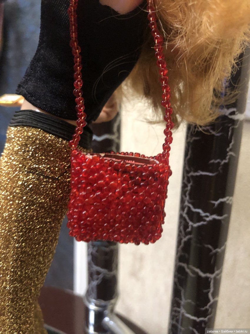 Сумочка из бисера для барби (фото 9)