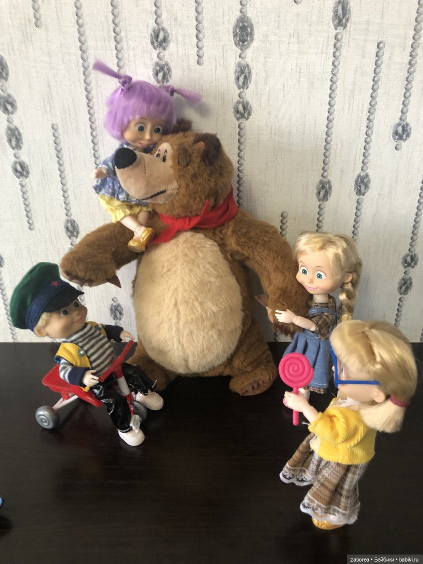 Историческая встреча. Маши и медведь