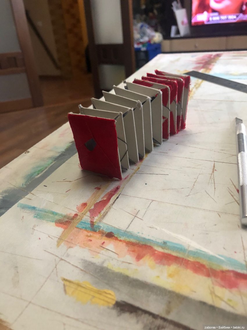 Пост про то, как я делала костюмы и антураж для проекта «Старые песни о главном»