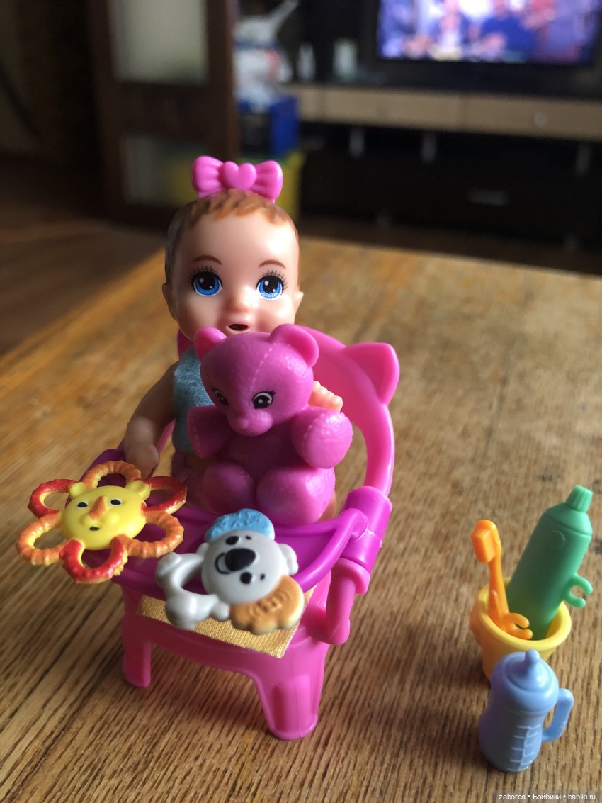 Малыши Barbie под присмотром (фото 2)