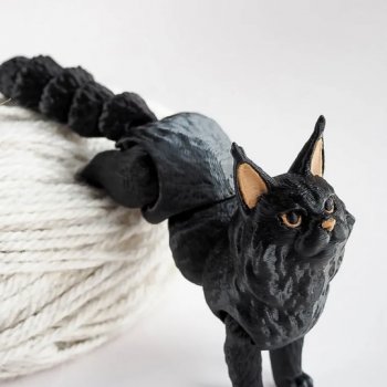 А у нас прибавление живности. Кот антистресс.