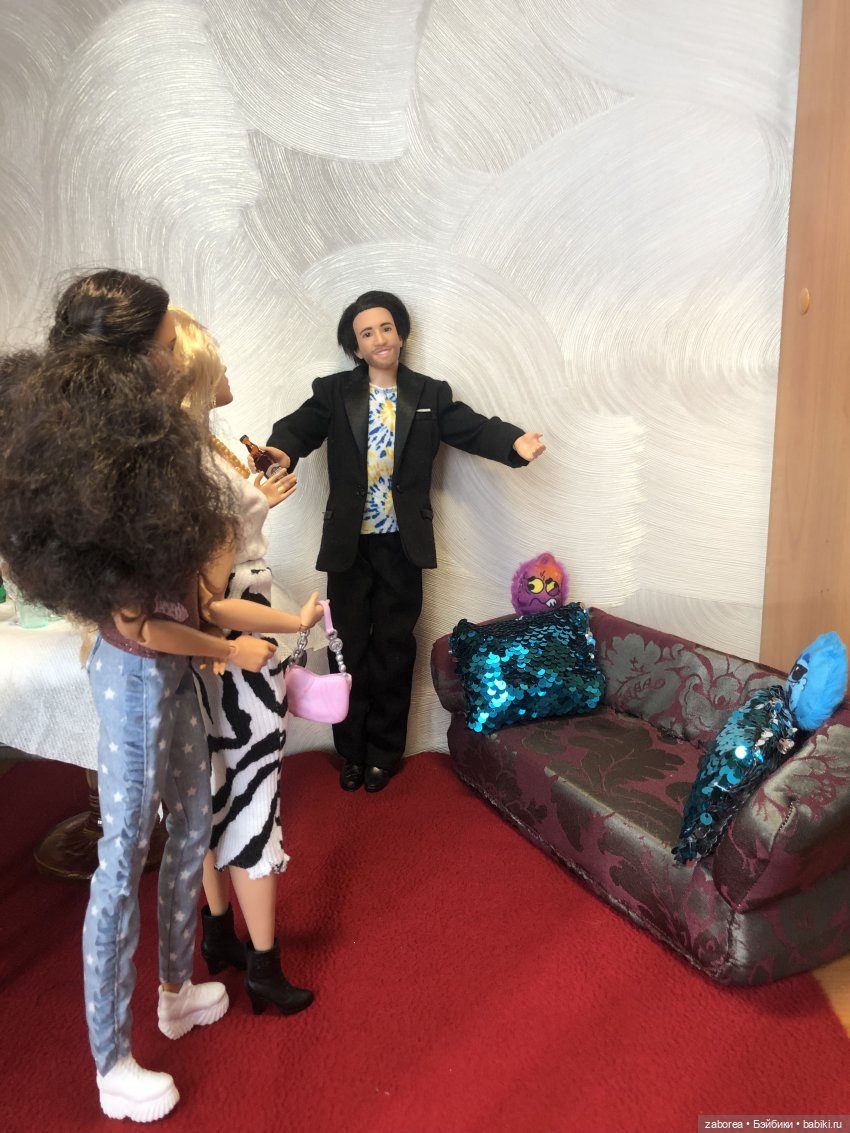 «Случайное» знакомство — Куклы Barbie (Барби): Looks (фото 4)