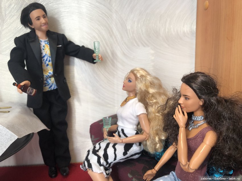 «Случайное» знакомство — Куклы Barbie (Барби): Looks