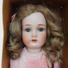 Кукла антикварная , Кеммлер и Рейнхард , любимый 403 молд .Конец 19 века.Новая ,  в родной коробке !