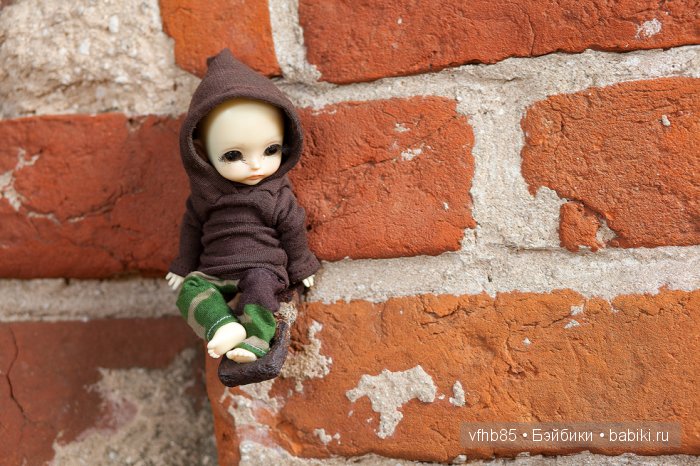 Здравствуйте! Я шью одежду для кукол бжд размером 1/4 и 1/8. А так же мишек тедди. Еще создаю самих мишек тедди =)) (фото 2)