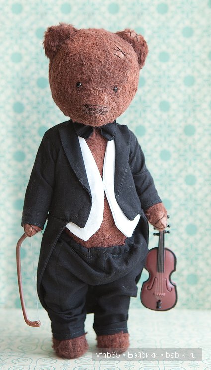 Здравствуйте! Я шью одежду для кукол бжд размером 1/4 и 1/8. А так же мишек тедди. Еще создаю самих мишек тедди =))