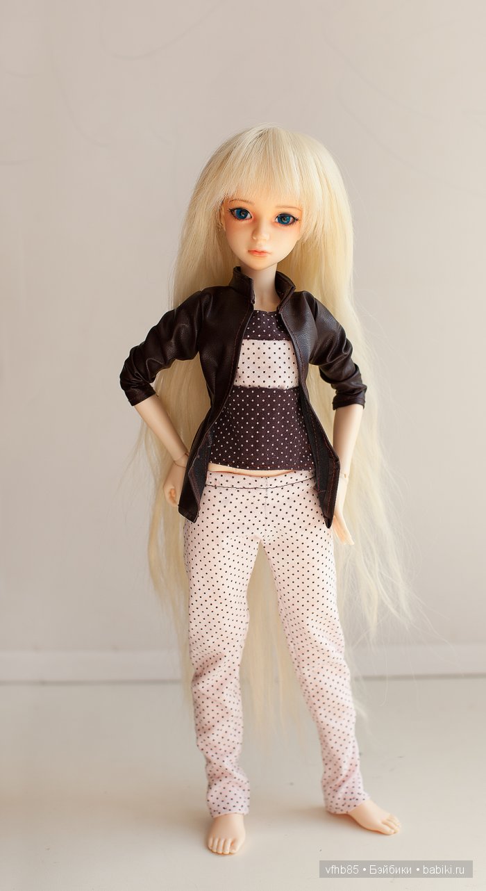 Здравствуйте! Я шью одежду для кукол бжд размером 1/4 и 1/8. А так же мишек тедди. Еще создаю самих мишек тедди =)) (фото 6)