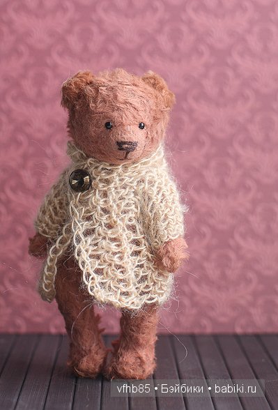 Здравствуйте! Я шью одежду для кукол бжд размером 1/4 и 1/8. А так же мишек тедди. Еще создаю самих мишек тедди =))