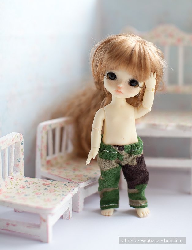 Покрасили стулья на кухне