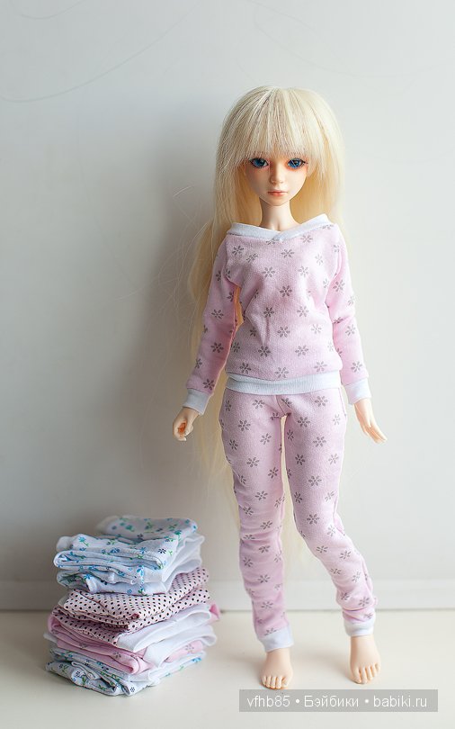 Попросила Хлою примерить одежку (фото 8)