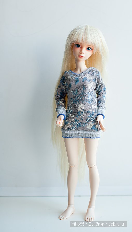 Попросила Хлою примерить одежку