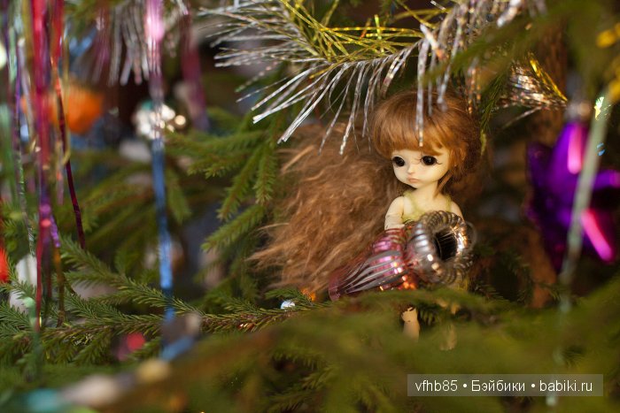 Как сестренки украшали ёлку (фото 4)