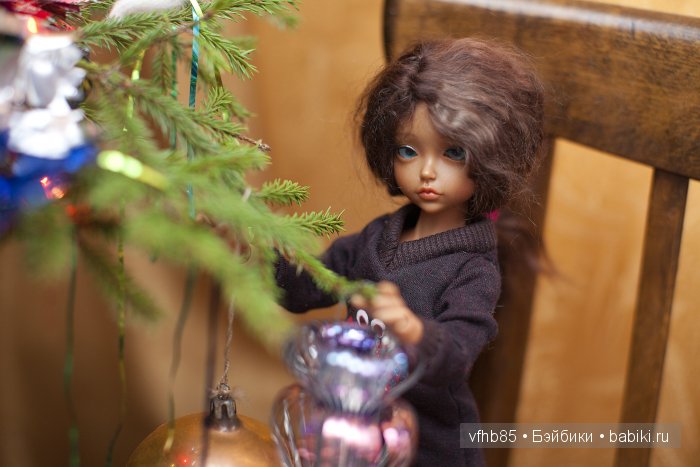 Как сестренки украшали ёлку (фото 10)