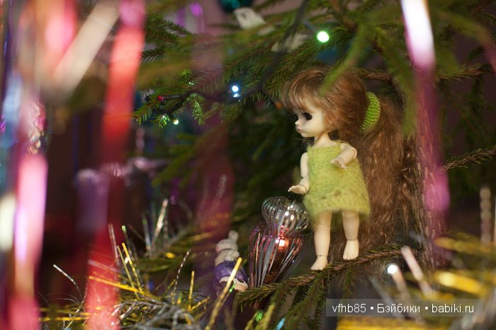 Как сестренки украшали ёлку (фото 6)