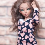 И снова Селинка поменяла образ