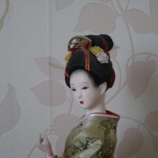 Фарфоровая сувенирная кукла в японском костюме