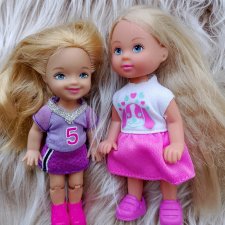 Две куклы в родной одежде вместе: Келли и Еви