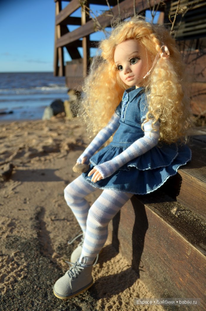 Настуся - вполне такая серьезная девочка BJD
