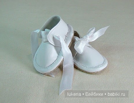 Белые ботинки и туфельки из крокодила. Большие-из "большого белого крокодила", маленькие-из маленького | Бэйбики Белые ботинки и туфельки из крокодила. Большие-из "большого белого крокодила", маленькие-из маленького