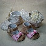 Белые ботинки и туфельки из крокодила. Большие-из "большого белого крокодила", маленькие-из маленького.