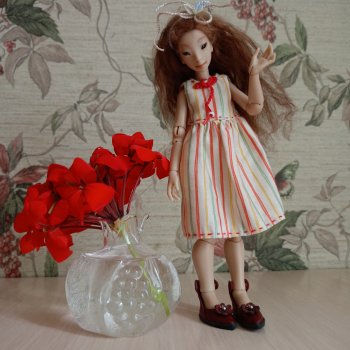 Девочка и герань