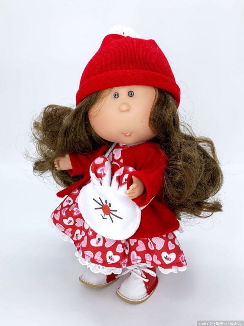 Девочка и волк — Куклы Nines d'Onil (Нинес): Миа (Mia)