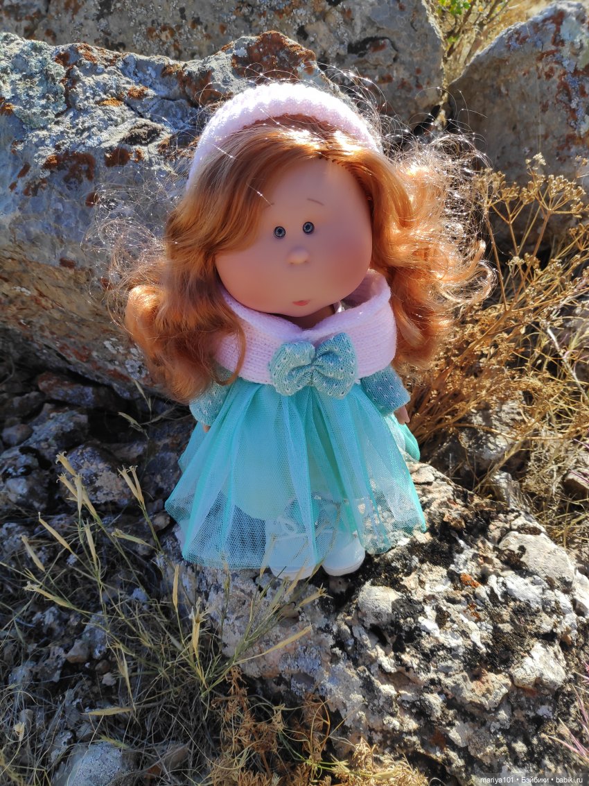 Девочка и волк — Куклы Nines d'Onil (Нинес): Миа (Mia)