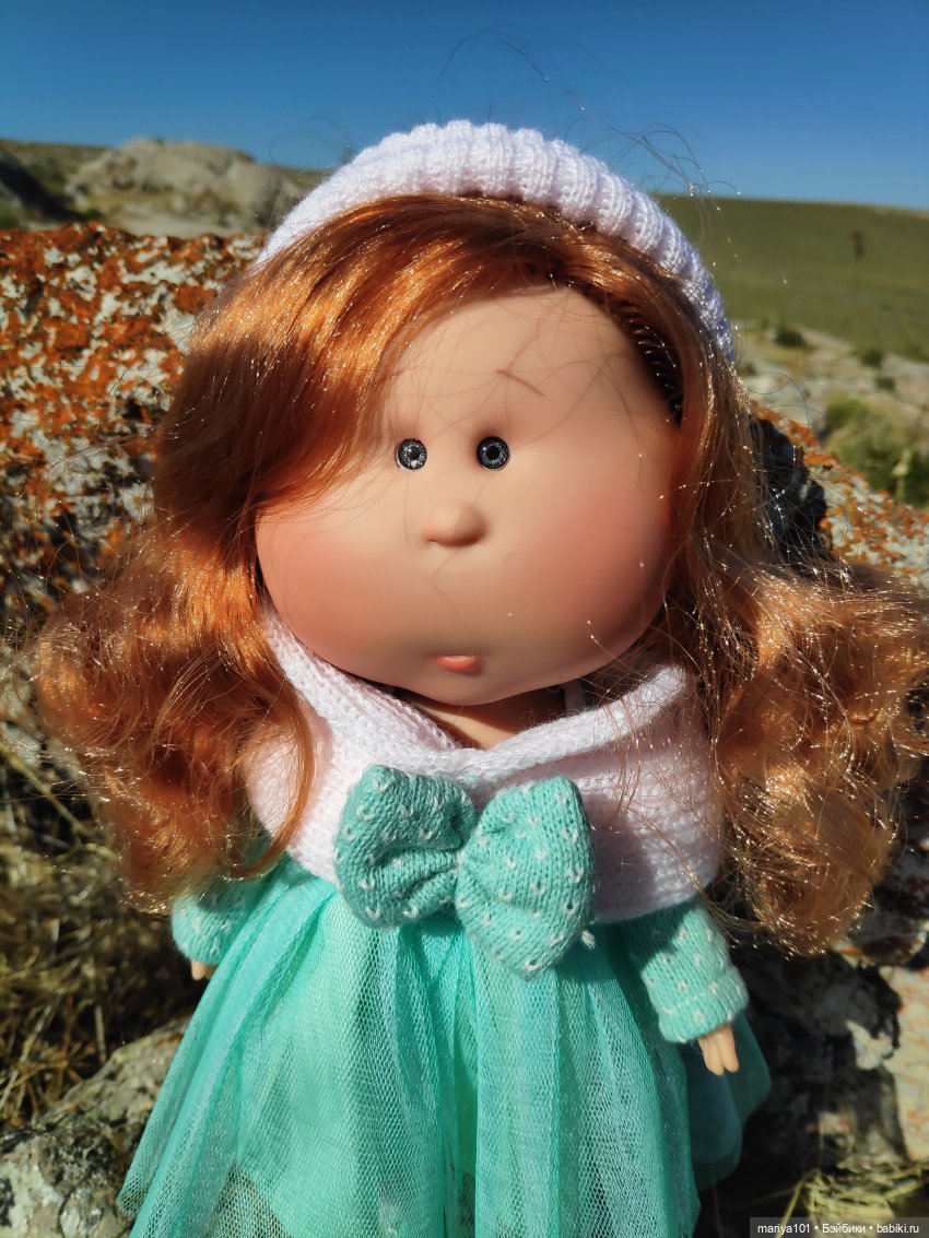 Девочка и волк — Куклы Nines d'Onil (Нинес): Миа (Mia)