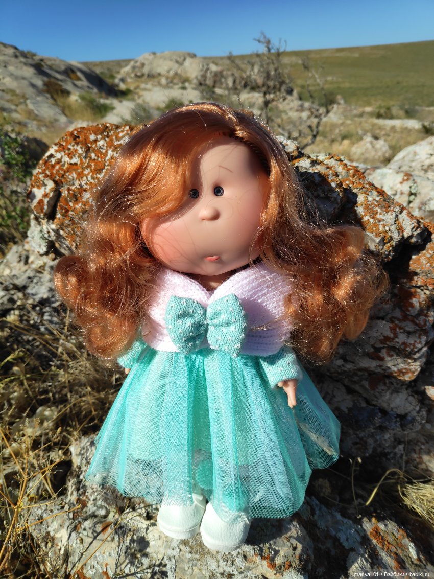 Девочка и волк — Куклы Nines d'Onil (Нинес): Миа (Mia)