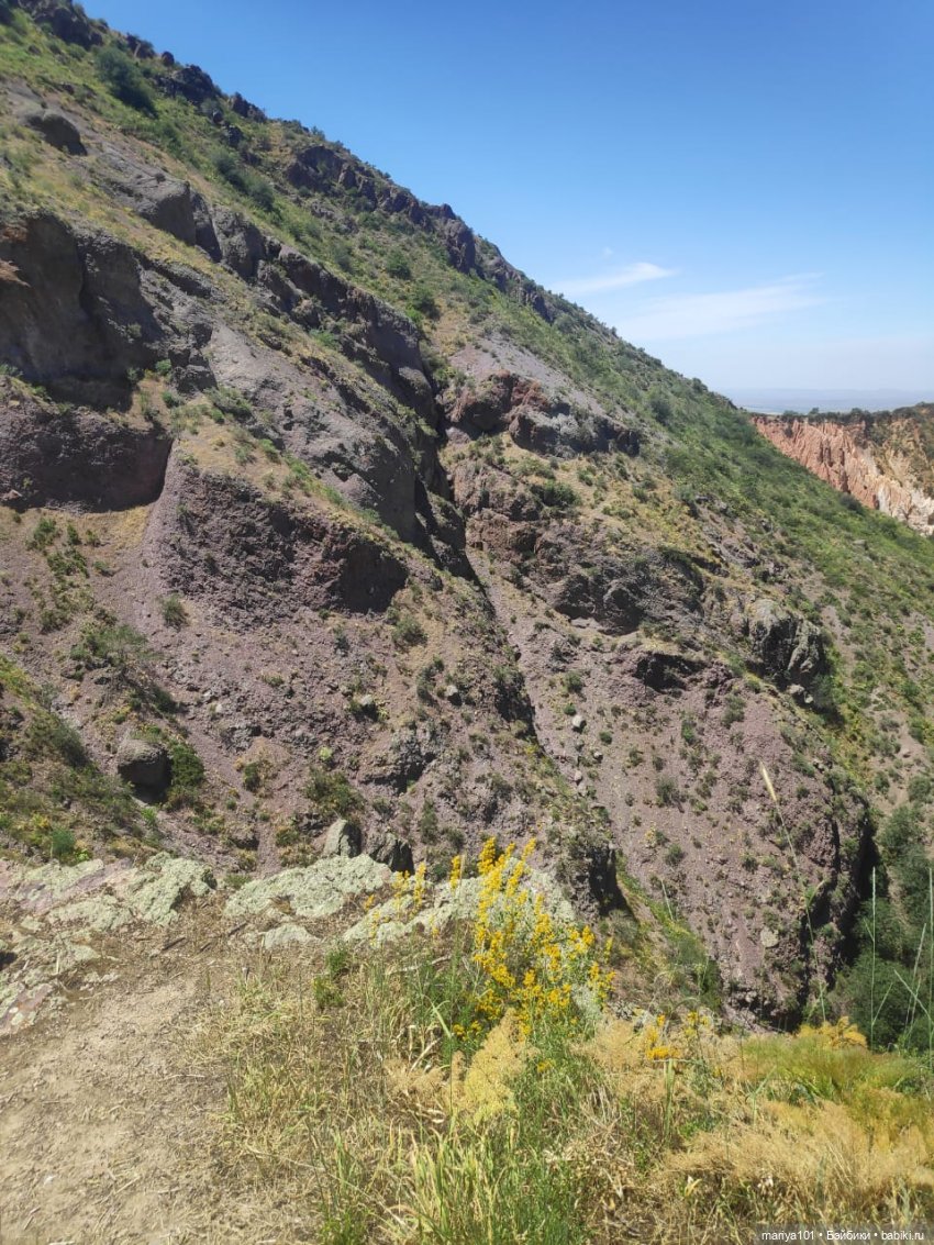 Девочка и волк — Куклы Nines d'Onil (Нинес): Миа (Mia)