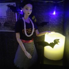 Кукольная комната в готическом стиле. Оформление полки