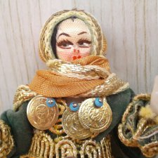 Старинная кукла в национальном костюме, дефектов нет