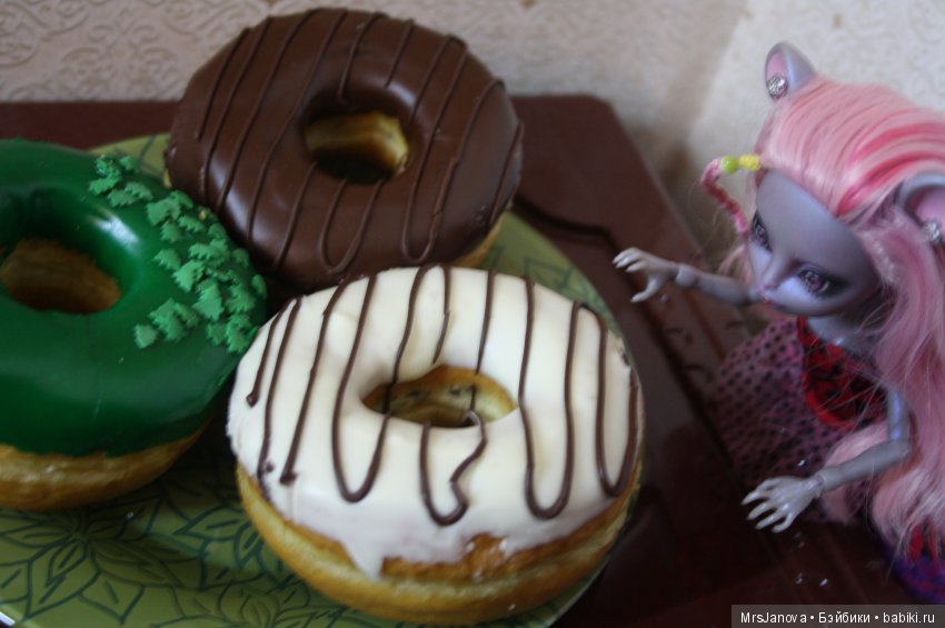 Жадная мышка и пончики — Куклы Monster High и Ever After High: G1 (фото 5)