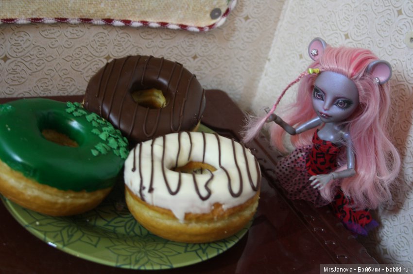 Жадная мышка и пончики — Куклы Monster High и Ever After High: G1 (фото 4)