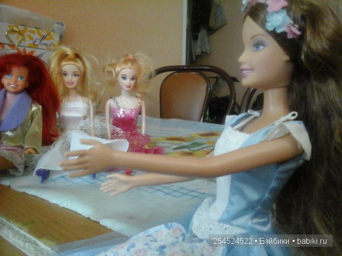Сравнение Барби от "Mattel" 1994 года и современной (фото 8)